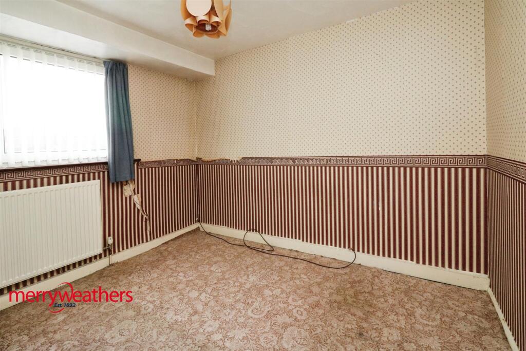 REAR BEDROOM