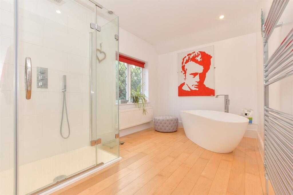 Family Bath/Shower Room