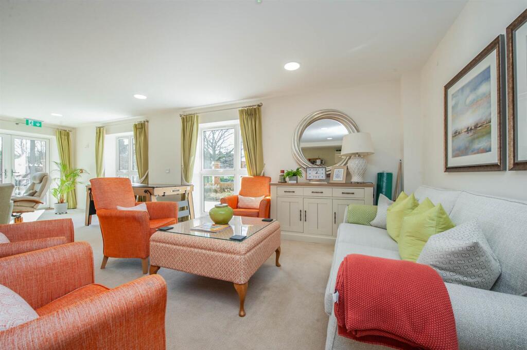 Homeowners Lounge