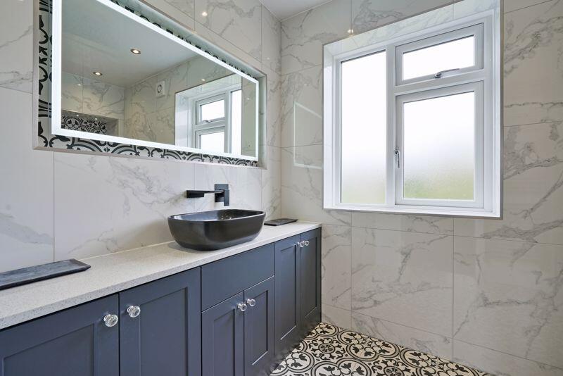 Bedroom 1 Ensuite 