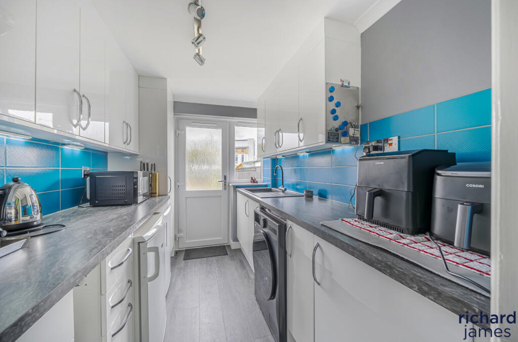 6b7751a5257f455d812c3bb8cbff8036