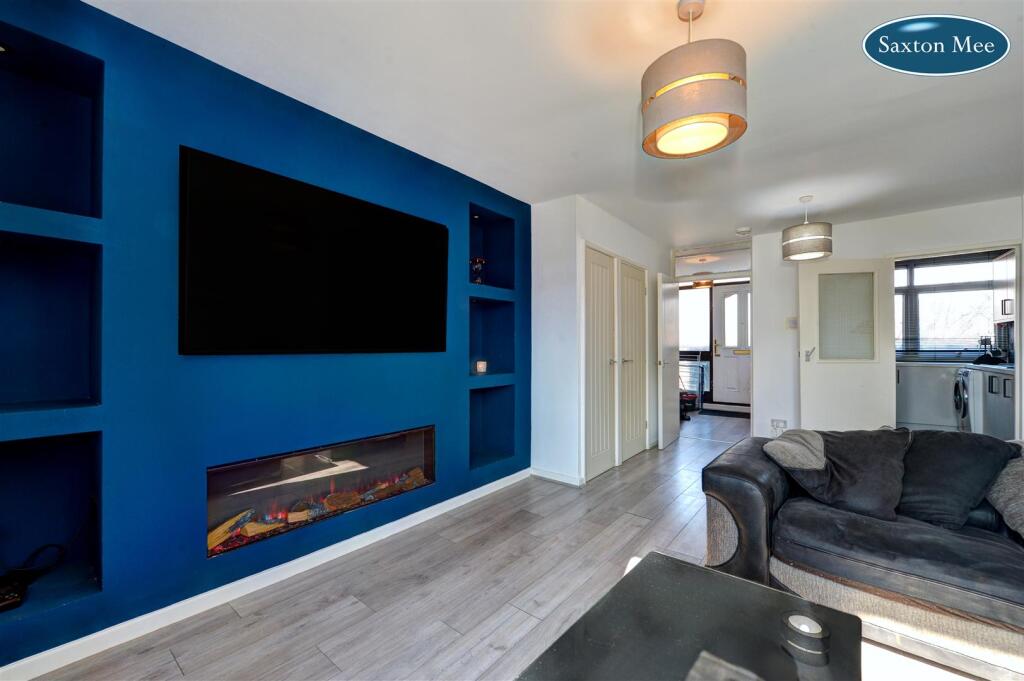 lounge 5670.jpg