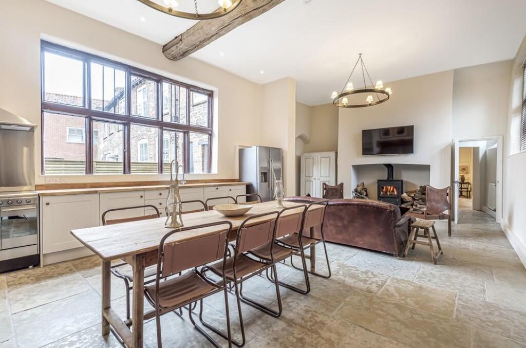 VENDORS KITCHEN S...