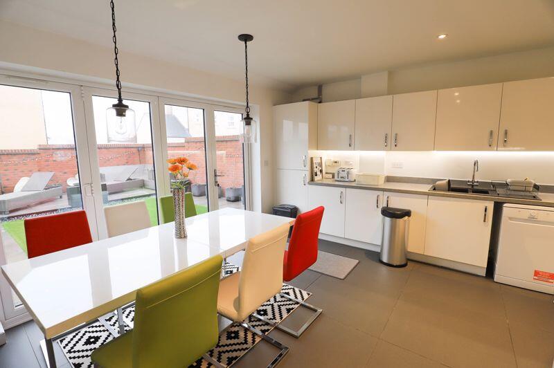 Dining area and bifolds