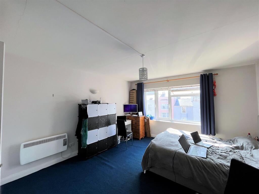 room..jpg