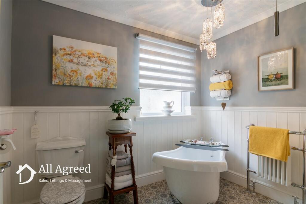GROUNDFLOOR BATHROOM