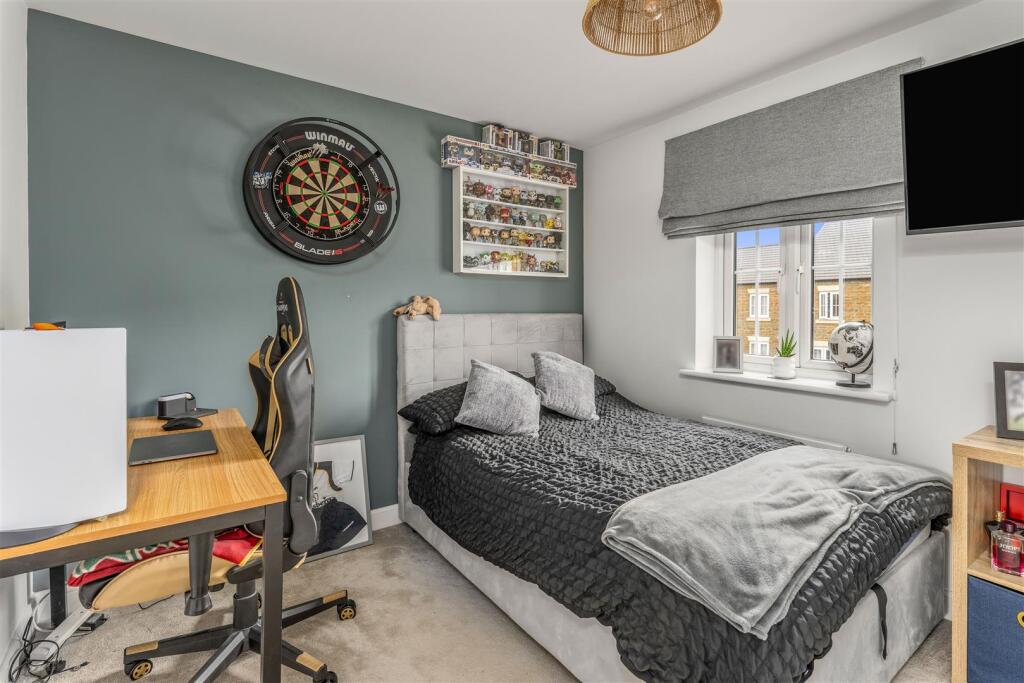 12 Blackwell Drive, Bodicote-25.jpg