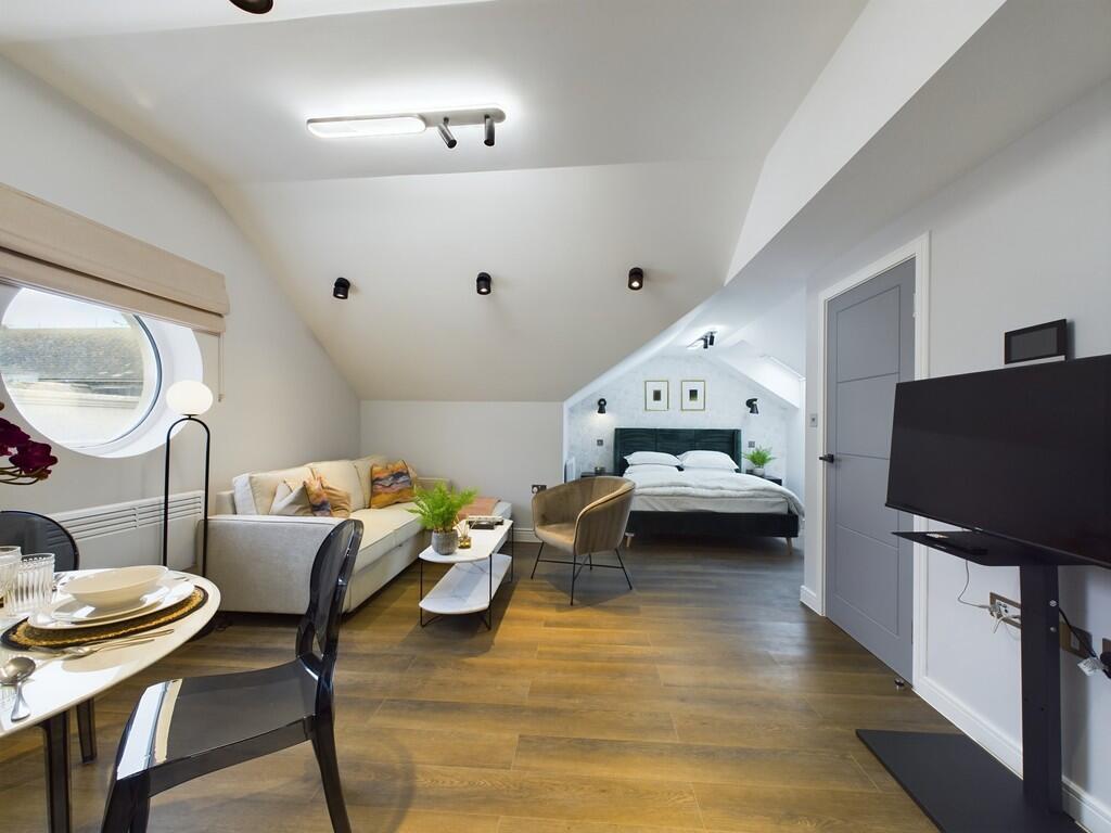 CAM03519G0-PR0024...