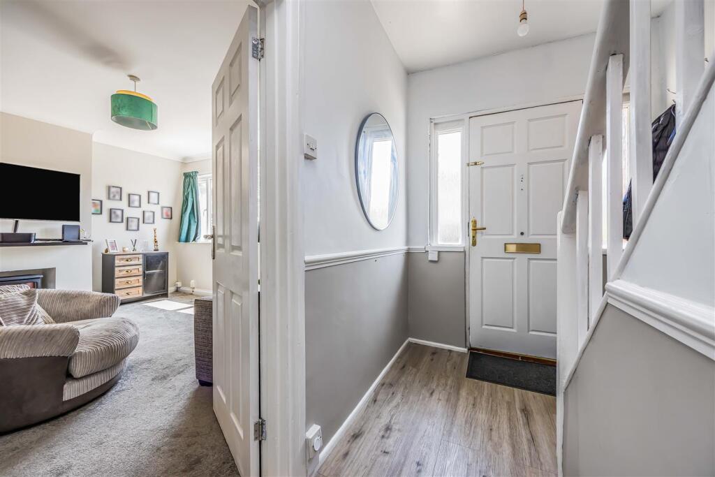 1 Gitsham Gardens, Waterlooville-Small-PorticoMark