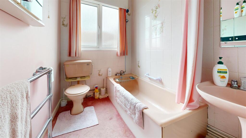 Bathroom (19).jpg