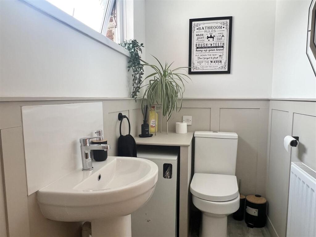 Cloakroom/WC