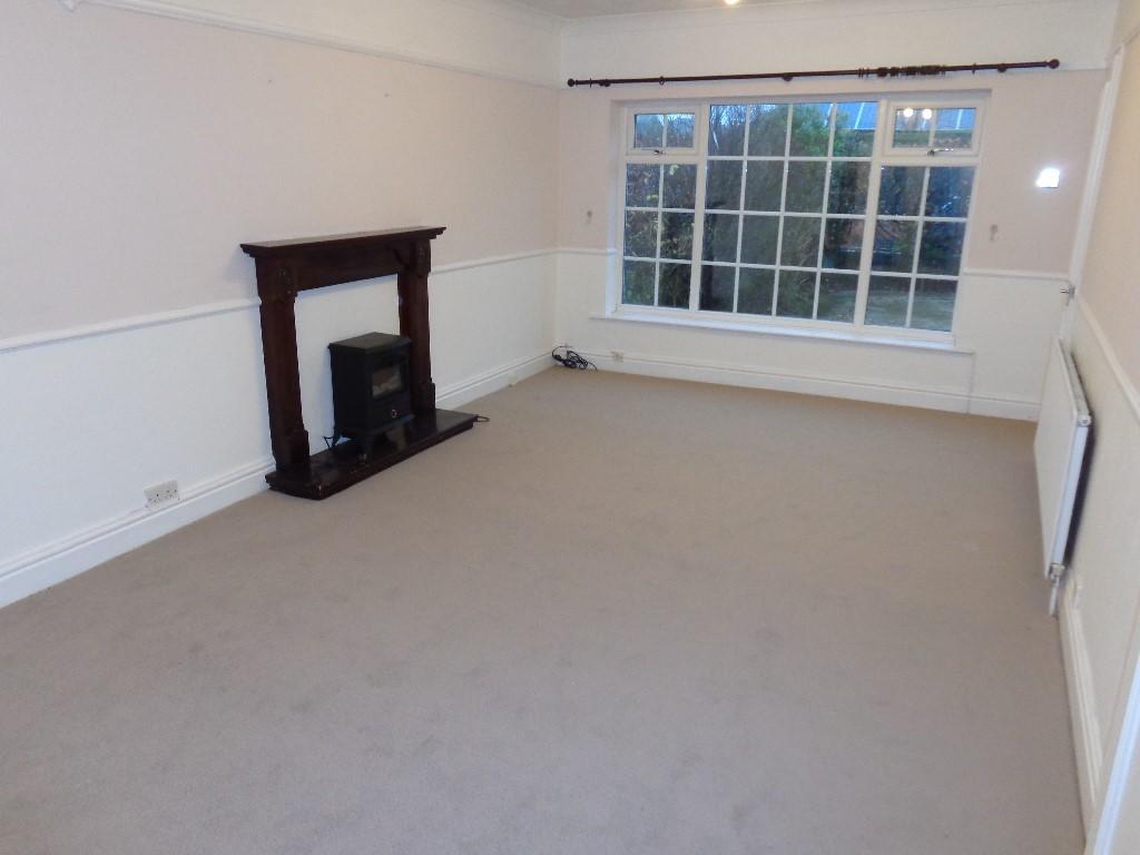 Longe/Dining Room
