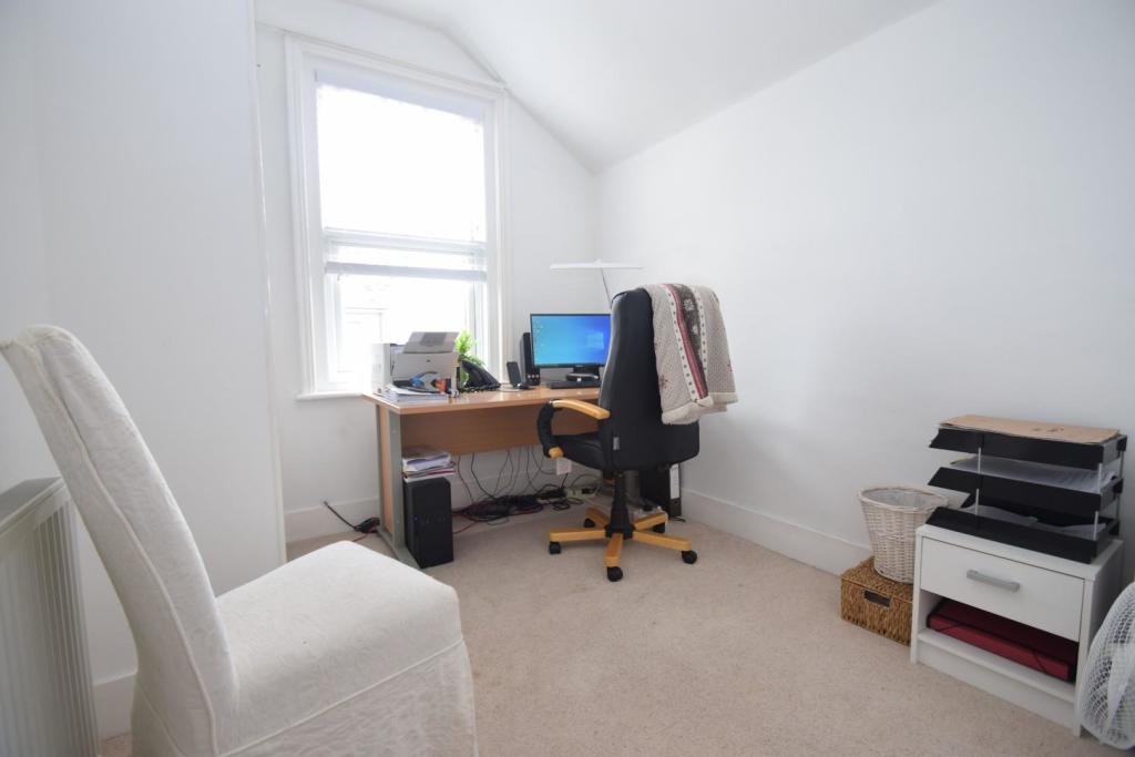 01323 737373