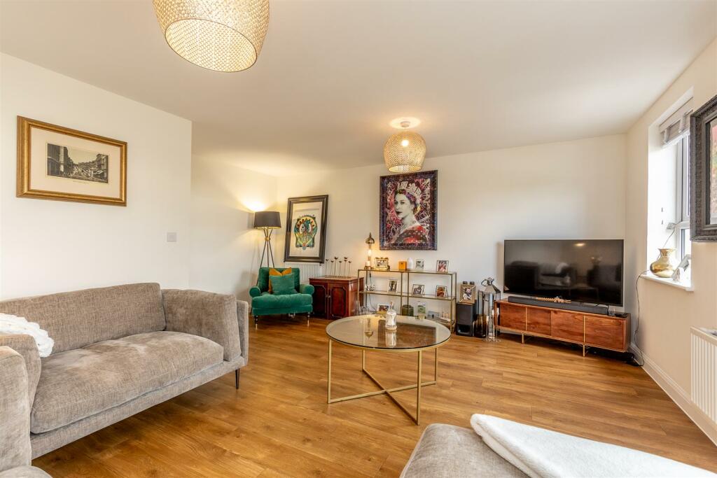 Long Leaze Road, Patchway Living Room 2.jpg