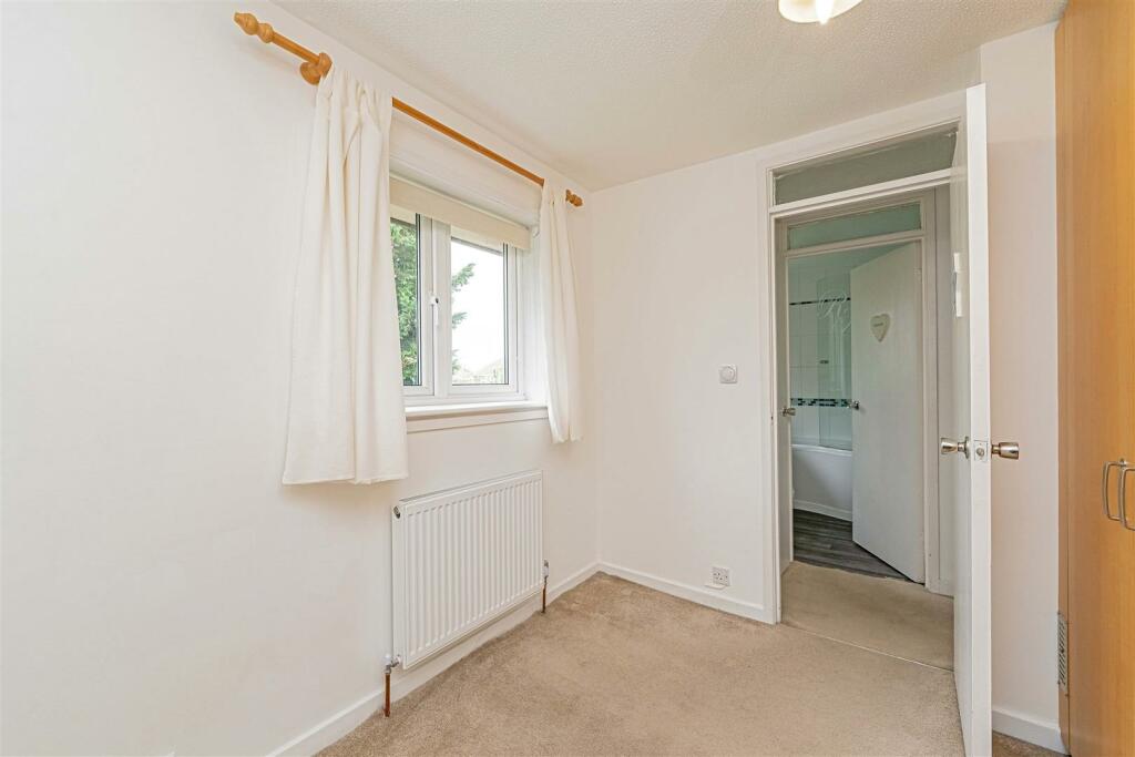 8 Crofters Close, Isleworth TW7 7PH-LOW RES-5.jpg