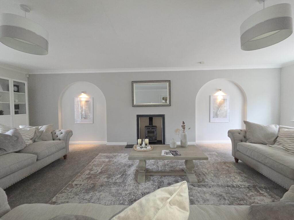 Lounge Pic 2