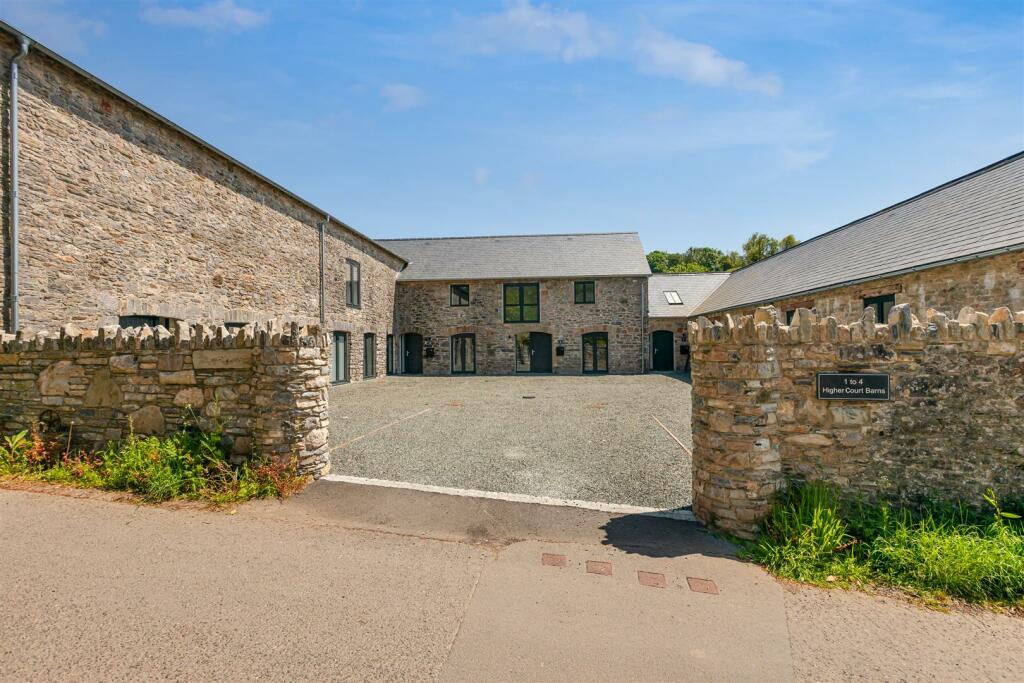A53 - Barns @ Higher Court Barns, Littlehempston -