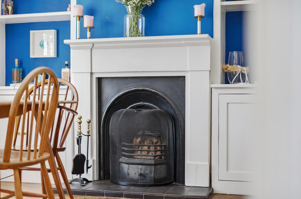 1278682-3-6824c76...