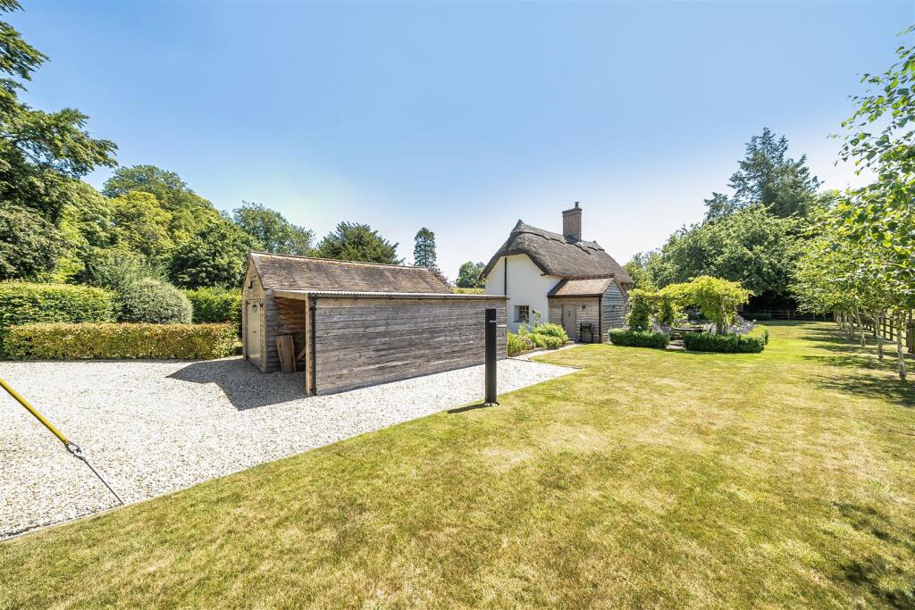 Garage, Wood store /carport