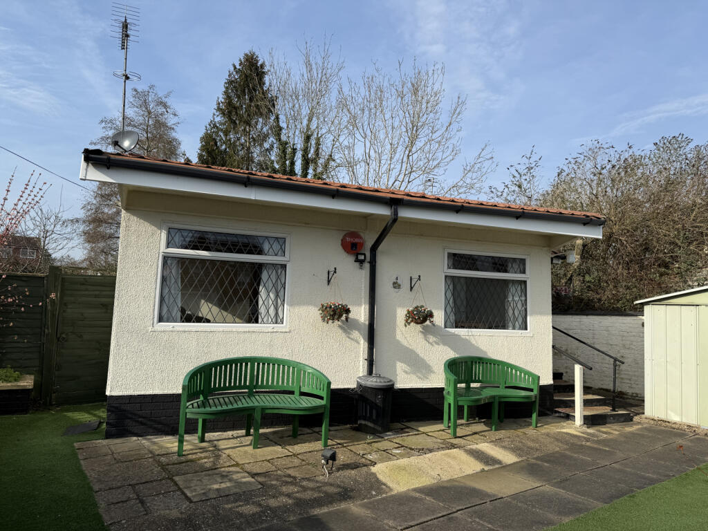 2 Bedroom Park Home for Sale