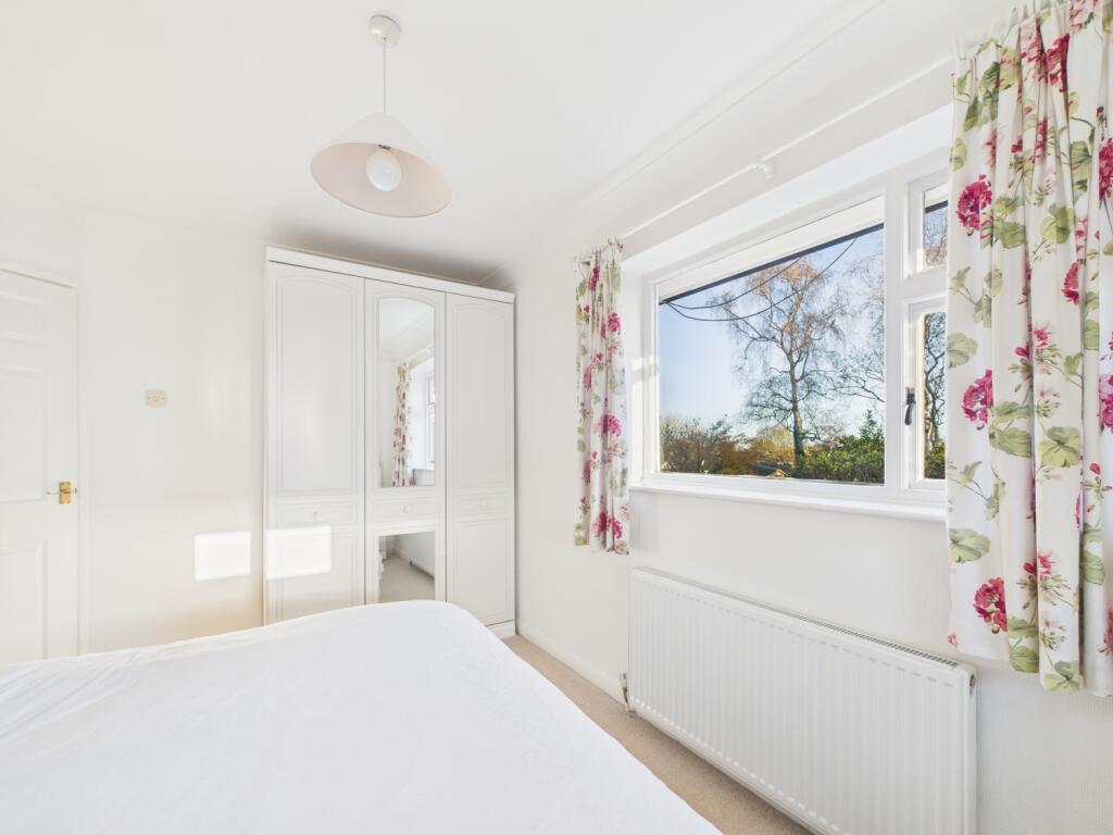 CAM03293G0-PR0250-STILL032