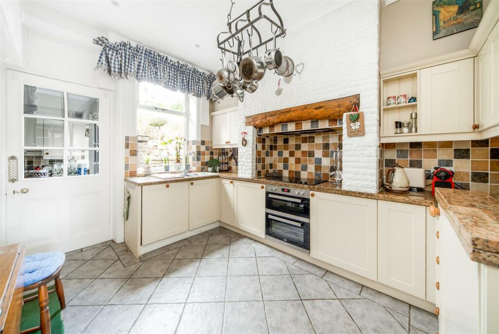 BREAKFAST KITCHEN-