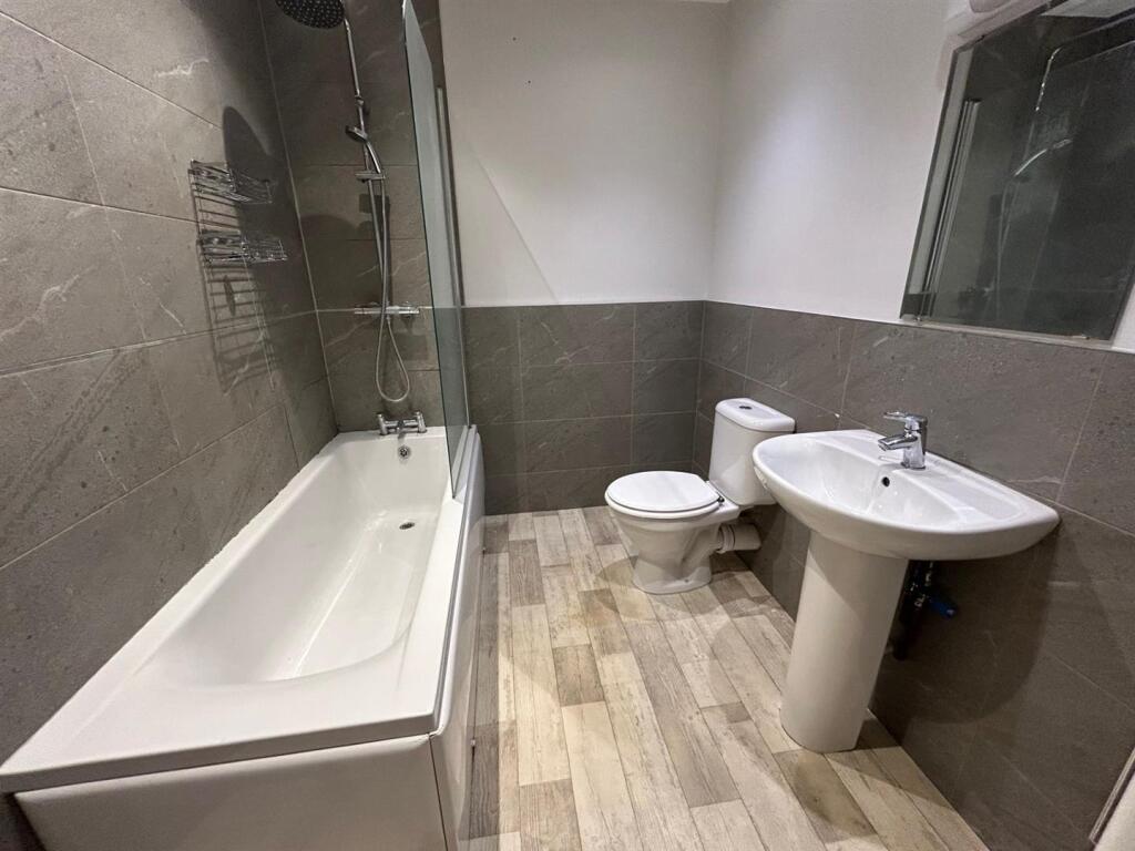NEW bathroom.jpg