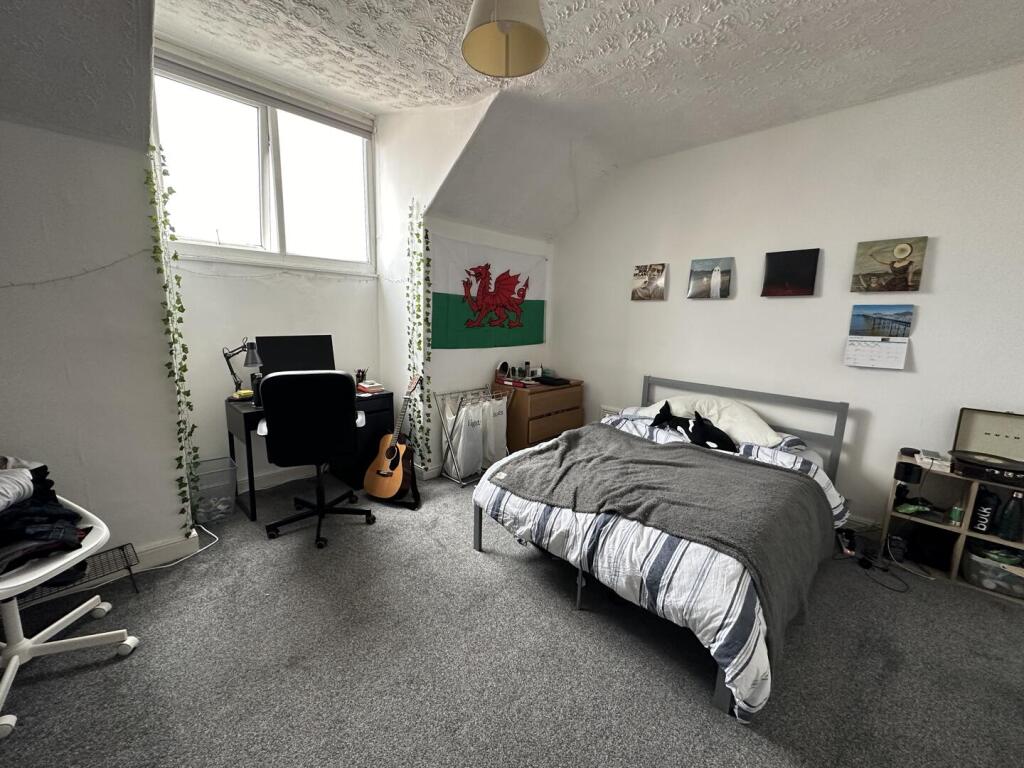 3aa.room6.JPG