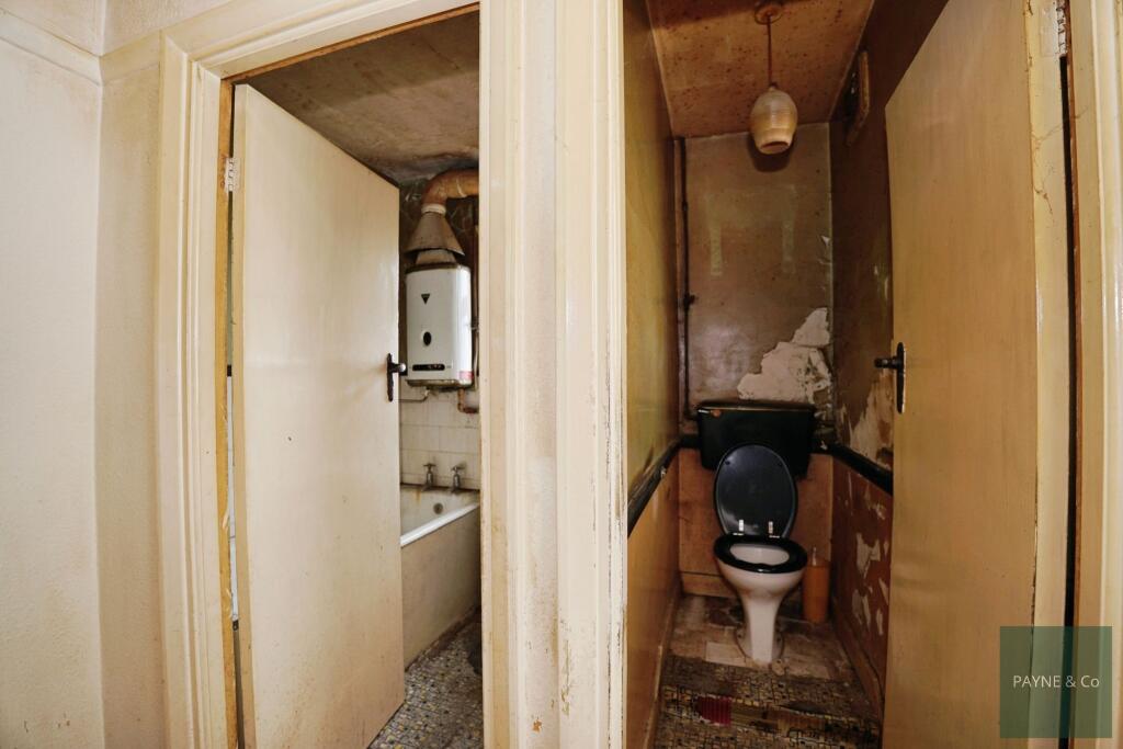 First Floor Bathroom/WC