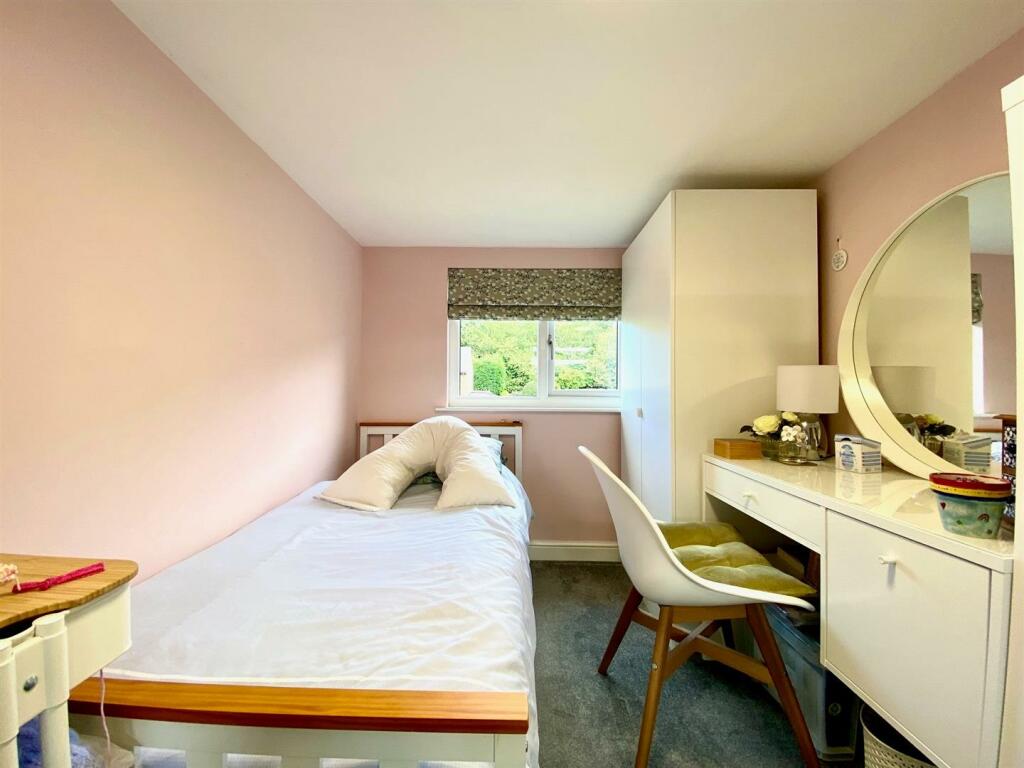 bed12.jpg