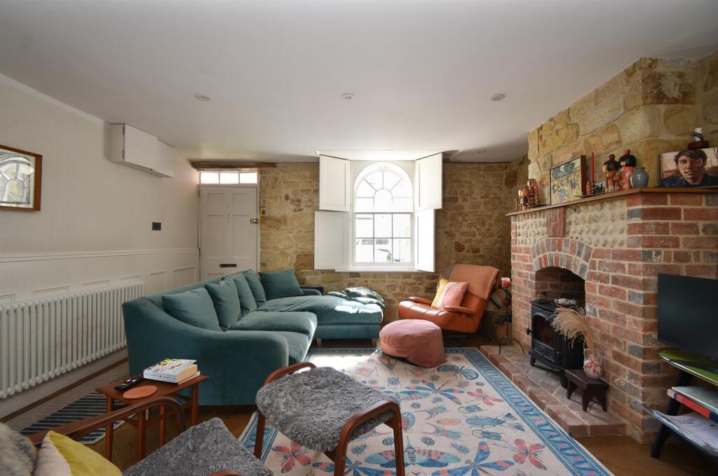 Living &amp; dining space