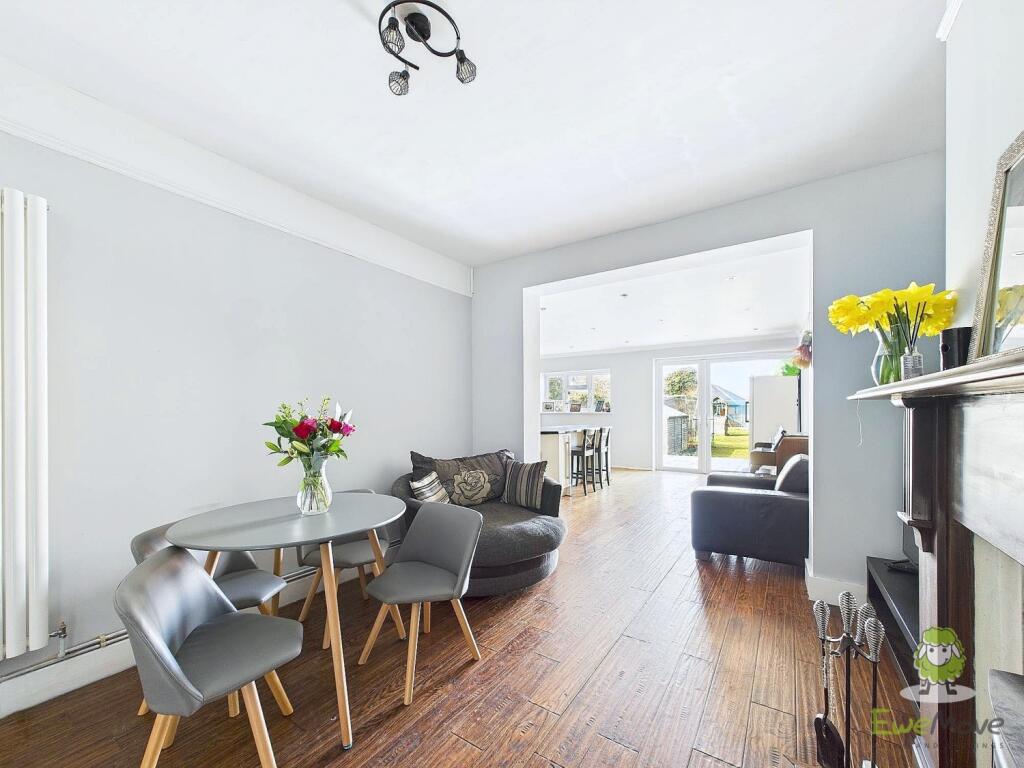 CAM01543G0-PR0119-STILL022