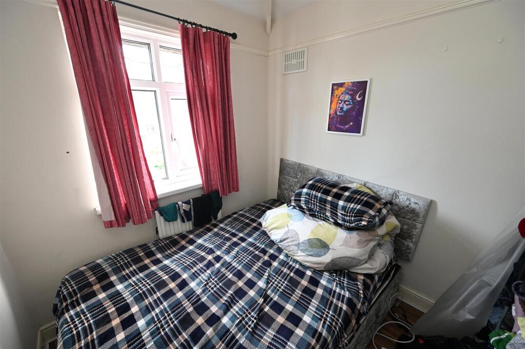 bedroom3.JPG