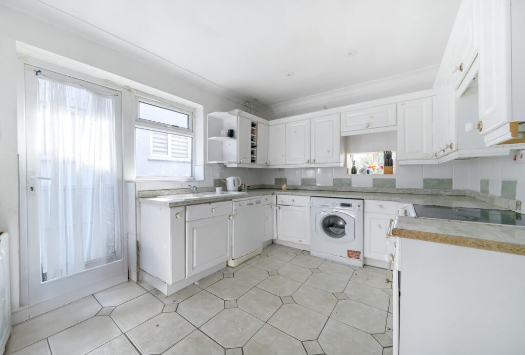 1340485-4-689b5eb...