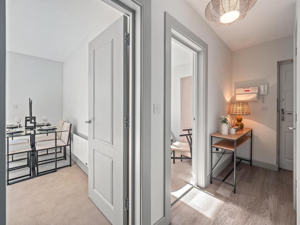 Rugby Rd Flat 140-11.jpg