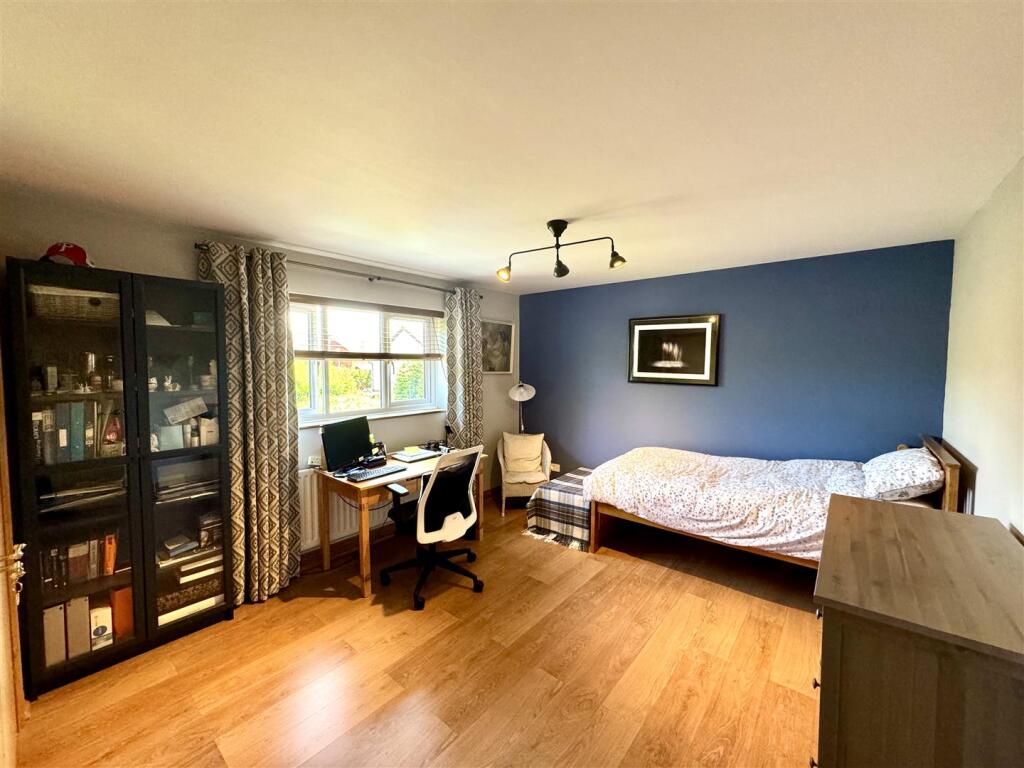 BEDROOM 2