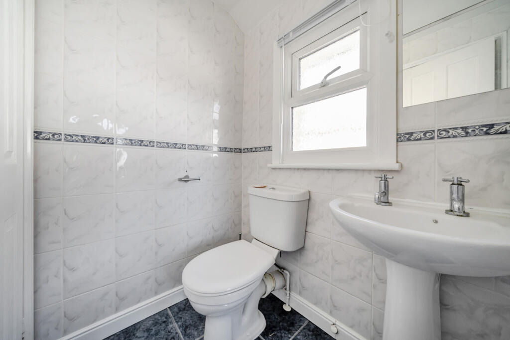 1353864-4-68c3ea5...