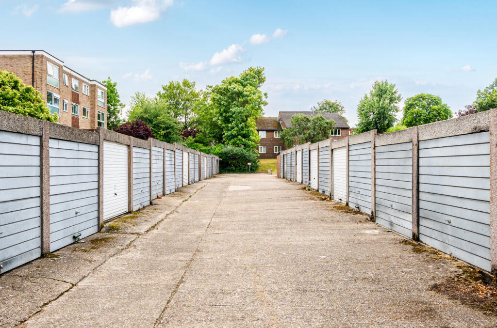 1320363-17-686ba8...