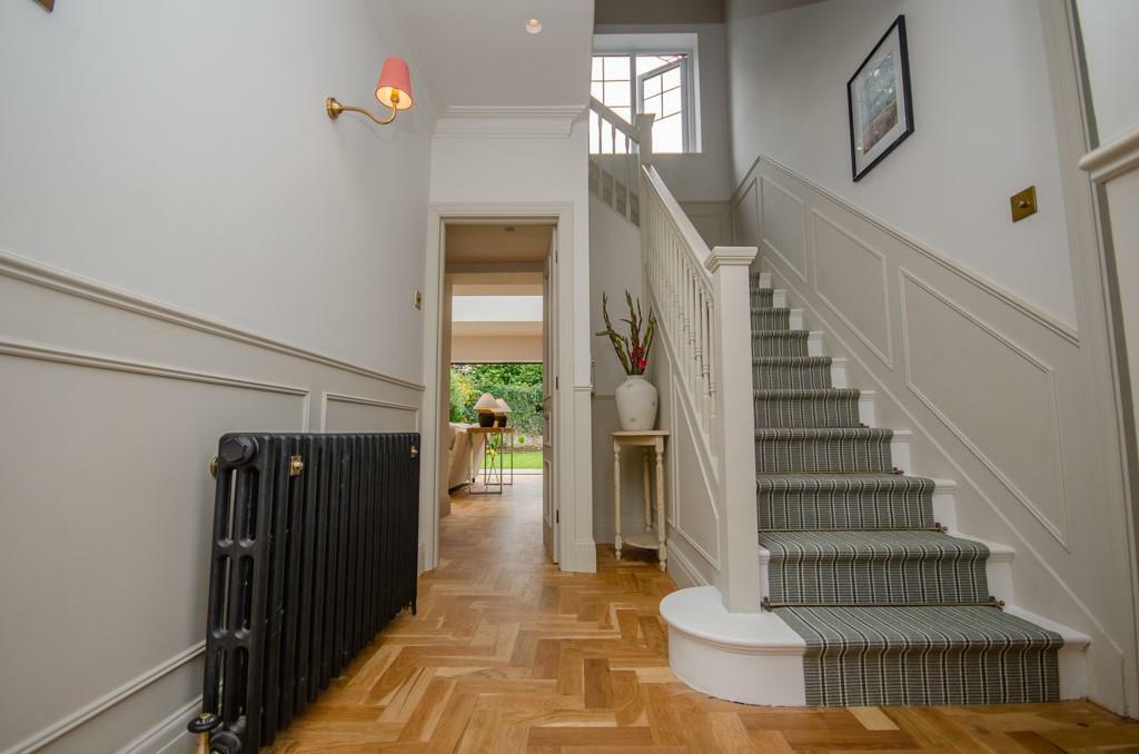 Entrance hall.jpg