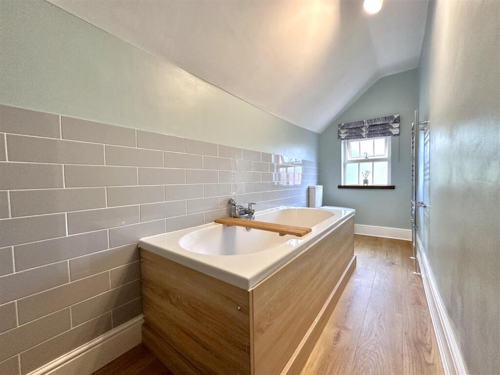 En-Suite Bathroom 771