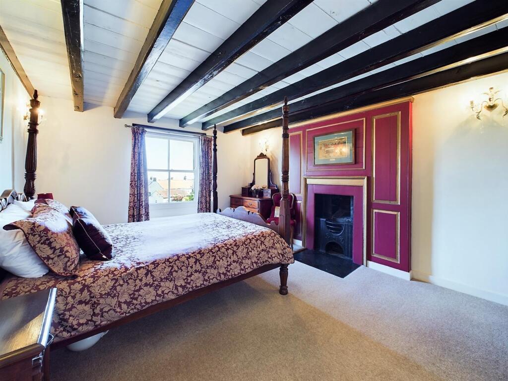 CAM01926G0-PR0058-STILL013 NEW.jpg