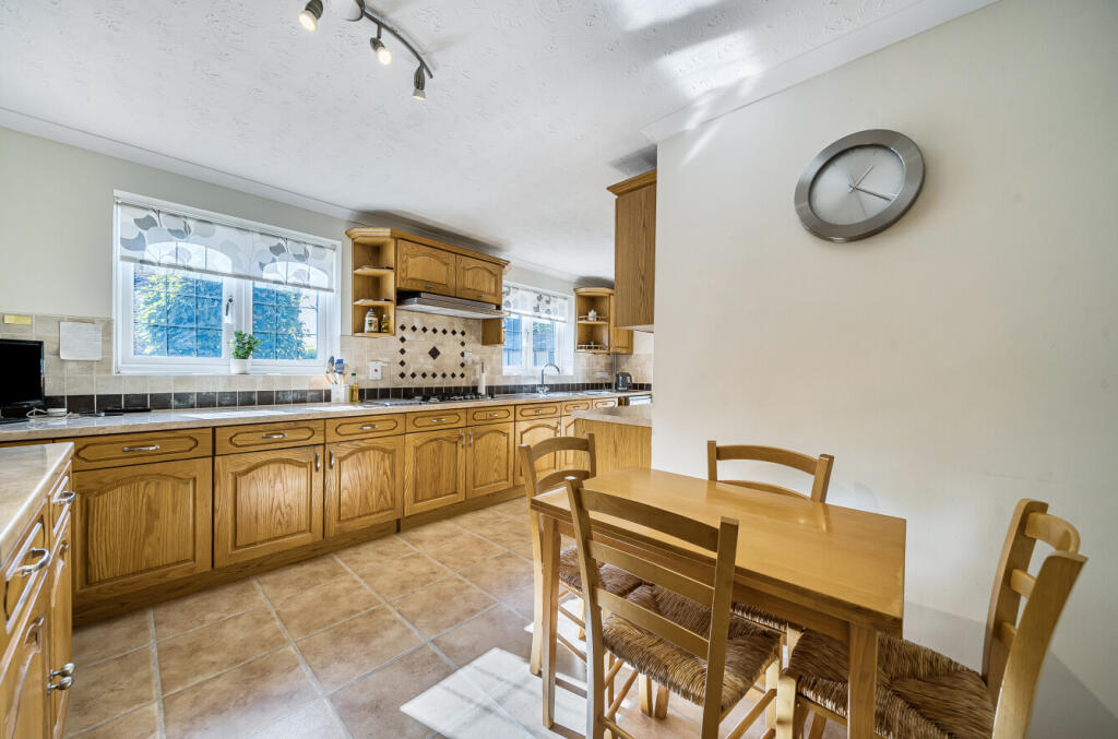 1363059-6-68e3e17...