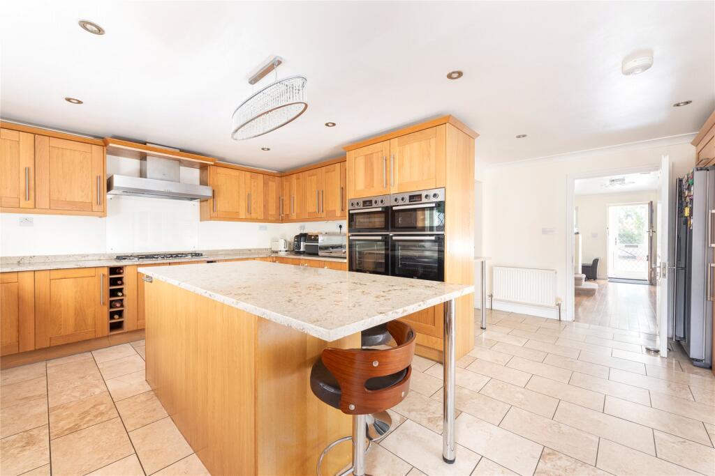 Kitchen/Breakfast Rm