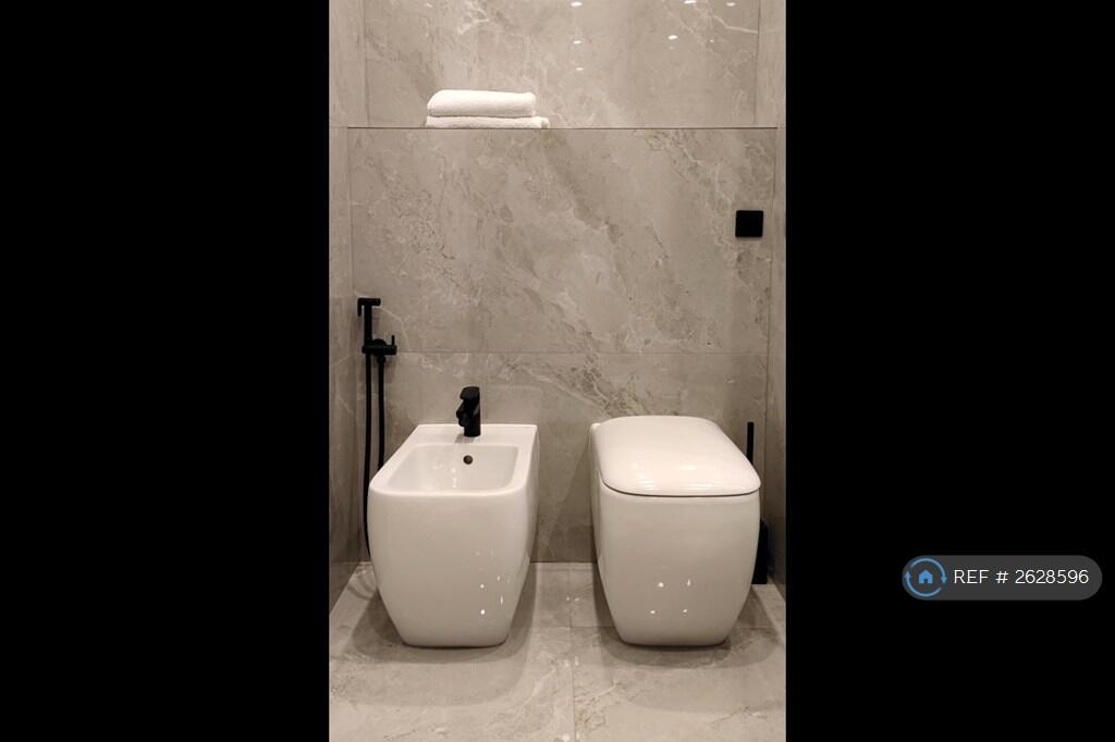 Wc &amp; Bidet