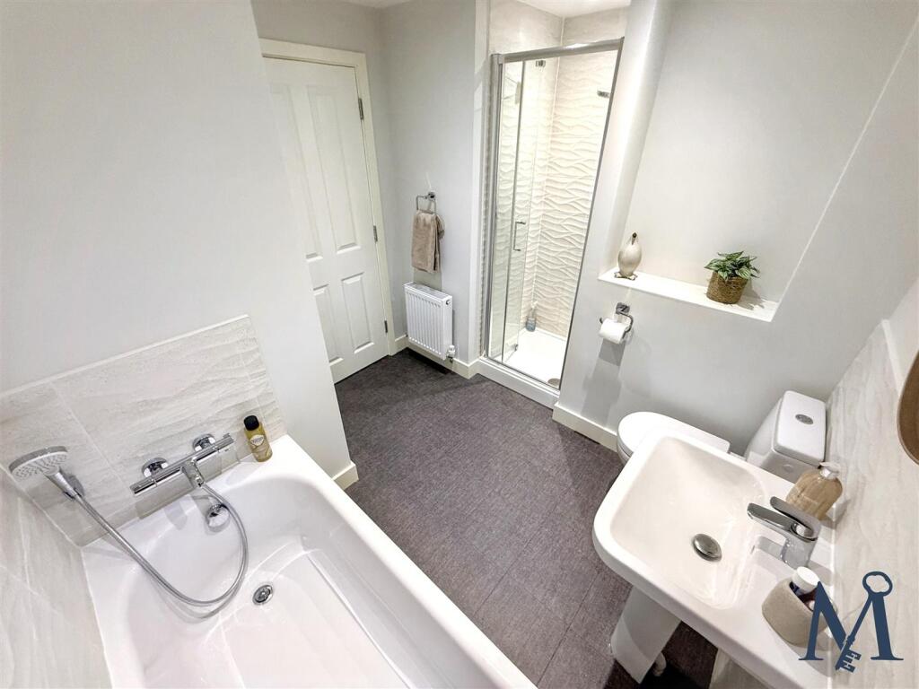 Jack And Jill Bathroom Suite