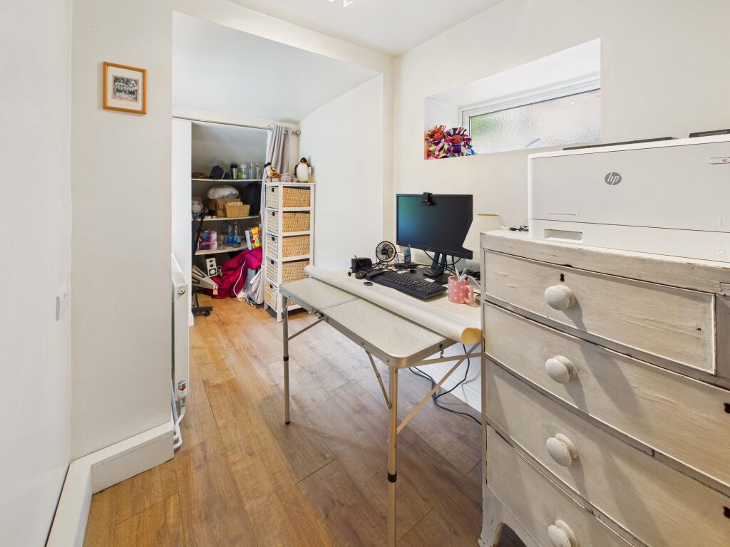 Bedroom 2 / Office