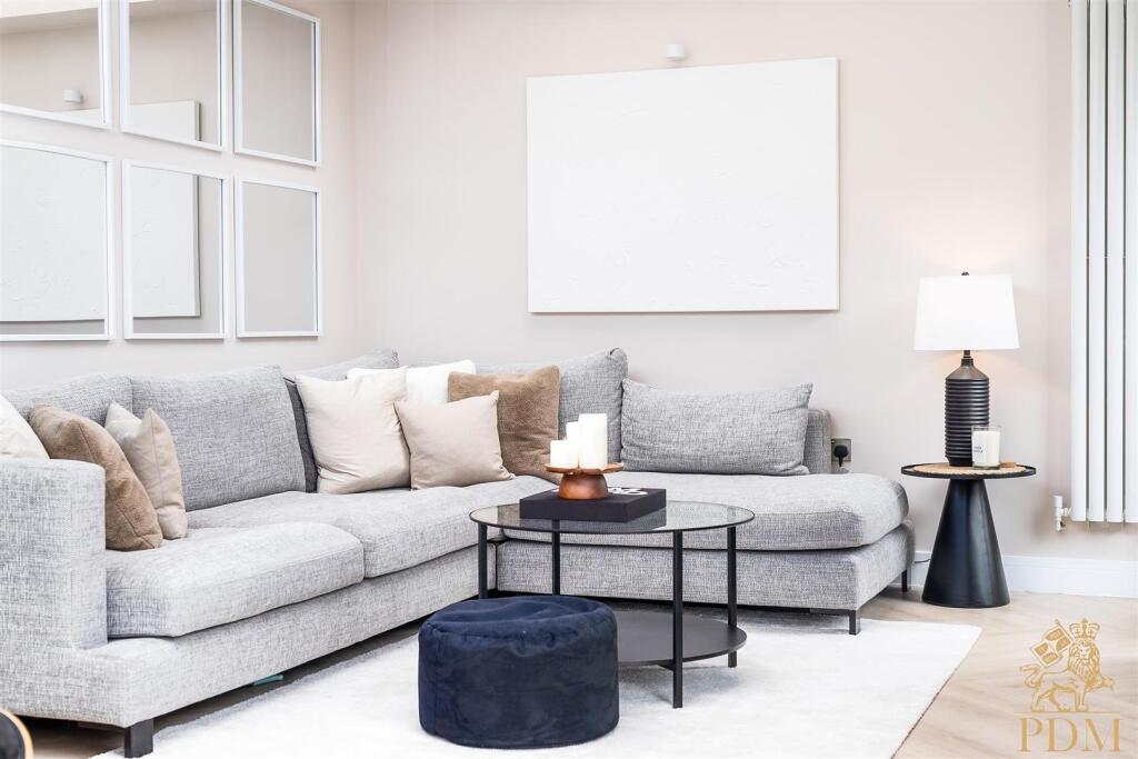 33 Thoresby Road Bramcote NG9 3EN