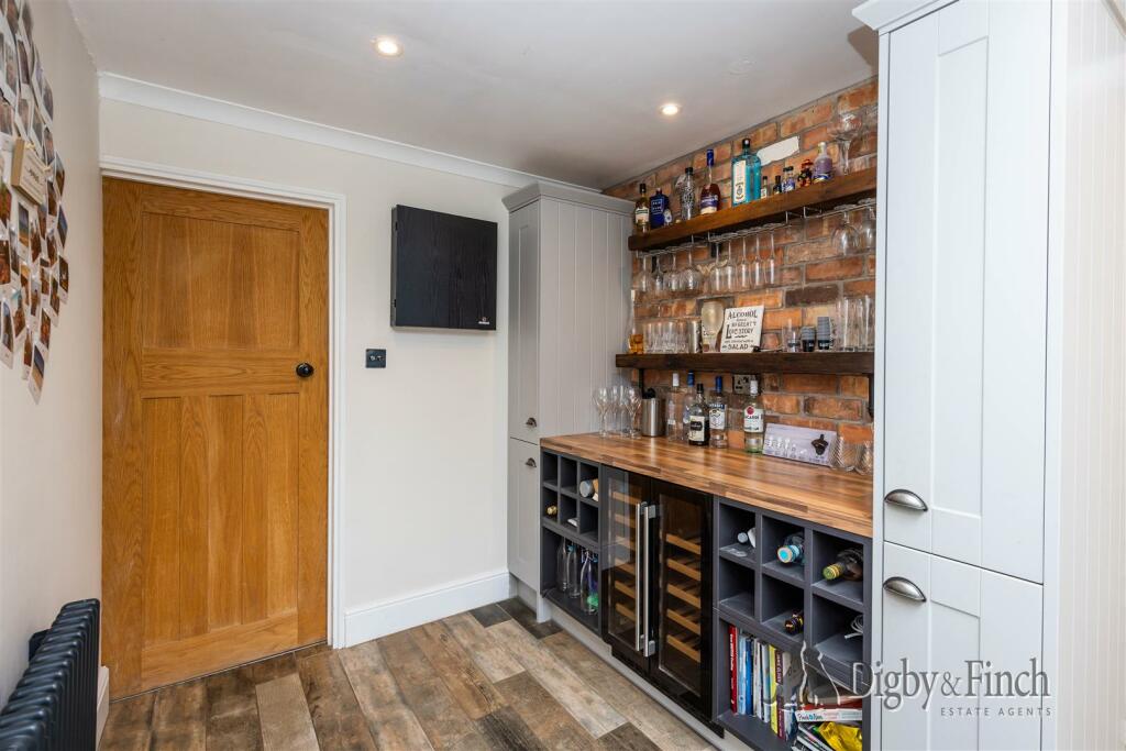 120, Bingham Road Radcliffe-On-Trent, NG12 2GT-18w