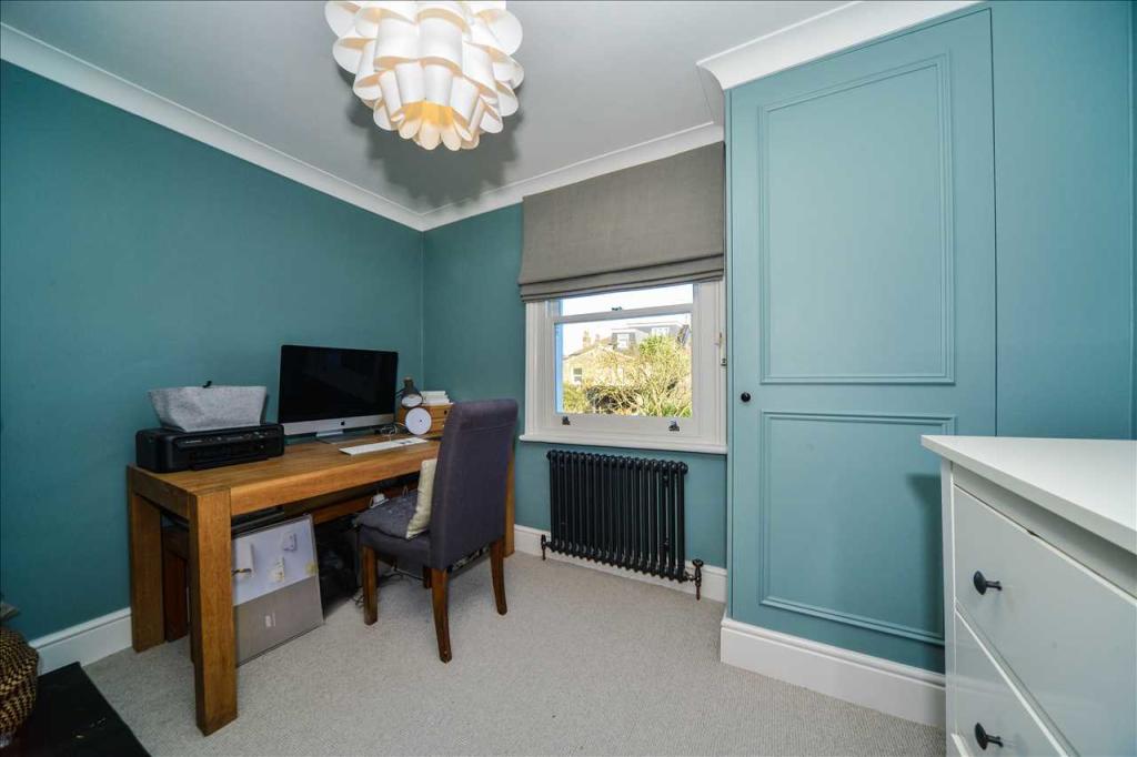 Bedroom 3/Study