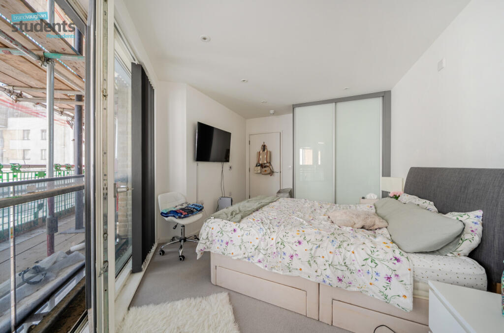 8f12ff0f-c7d1-438...